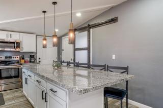2 Mi to U of A & UMC! Desert Extended Stay - 4