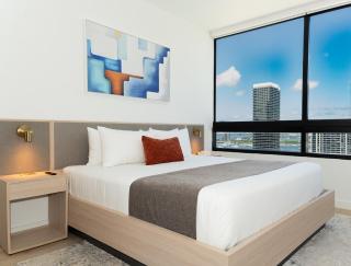 Stylish Miami 1BR Rooftop Pool & Parking - 9