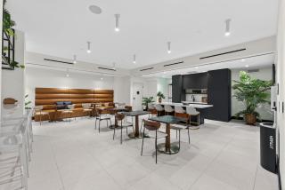 Stylish Miami 1BR Rooftop Pool & Parking - 4