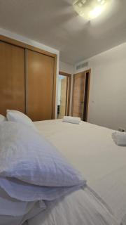 Apartamento con 2 habitaciones y 2 baños completos - 2