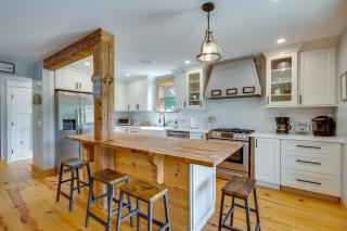 On Neal Pond! Spacious Group Retreat w/ Game Room - 2