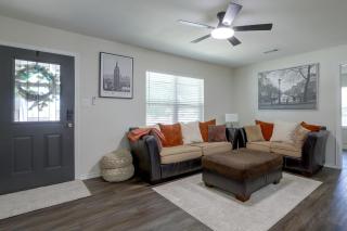 Recently Remodeled Dtwn Frisco Home w/ Yard! - 6