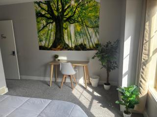 Nature Home Near Downtown and 17th Avenue - 5