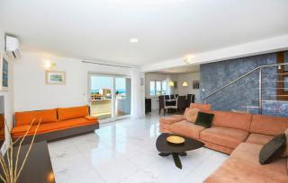 Nice Home In Podstrana With Private Swimming Pool, Can Be Inside Or Outside - 8