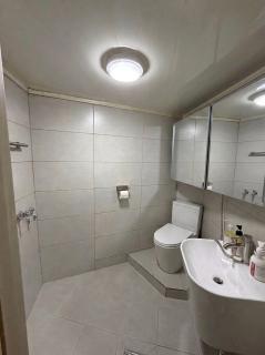 Best accommodation near Gyeongbok Palace I Free luggage storage I Early check-in - 1