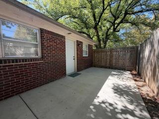 Near Wichita Airport and Downtown W Fenced Patio. - 8