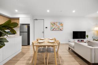 Stylish 2BR - Corner Stay in Prospect - 2