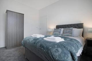 Spacious Retreat with Backyard Bliss Sleeps 7 - 7