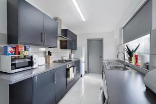 Comfortable 2BR Home 10 Min to Durham Cathedral - 7