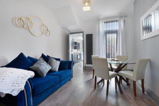 Comfortable 2BR Home 10 Min to Durham Cathedral - 6