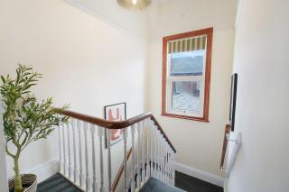 Modern 4BR Ideal for Contractors by Stay With Us - 2