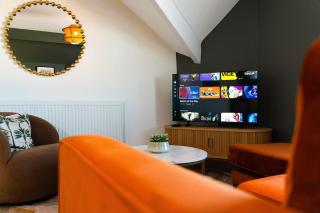 Central Hartlepool 2BR Retreat Sleeps 3 by Stay With Us - 3