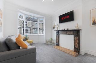2BR Darlington Home by Stay With Us - 1
