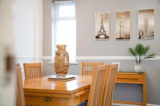 3 Bedroom in Haughton Road with Free WiFi - 5
