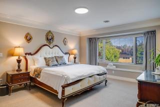 Elegant 5BR 5BA Vancouver Free Parking Near UBC - 5