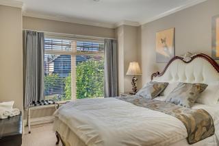 Elegant 5BR 5BA Vancouver Free Parking Near UBC - 1