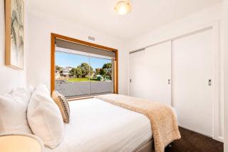 Residence at 165 Great for large groups Sleeps 11 - 3