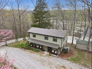 Charming Lake House With Boat Ramp on Center Hill - 3