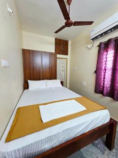 Sree Padmavathi Home Stay - 6