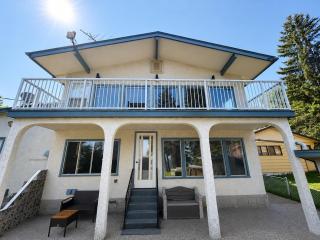 Pigeon Lakefront Escape - Hot Tub Arcade 4BR - 9