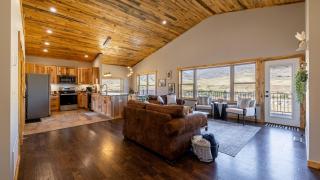 The Yellowstone- Soak in Panoramic Views, Wapiti Cabin, Dogs OK - 8