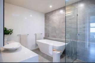 Coastal Glenelg South Escape - 2
