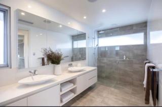 Coastal Glenelg South Escape - 1