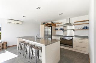 Māpua Home with Pool, Spa & Sea and Mountain Views - 7
