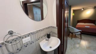 Spacious Suite Rest, privacy, and comfort - 5