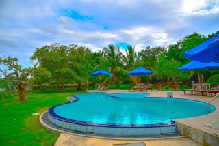 Lake Villa Resort - 9
