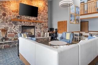 AmericInn by Wyndham Sturgeon Bay - 1