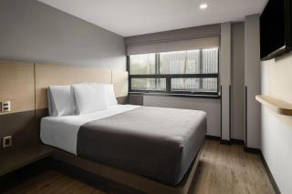 Hotel MX aeropuerto CDMX, Trademark Collection by Wyndham - 1