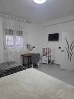 RentRooms24 - 7