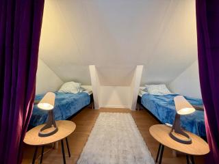 Workers Studio Apartment With 3 Beds And Free Parking - 9