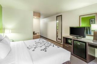 Sleep Inn & Suites Hewitt - South Waco - 3