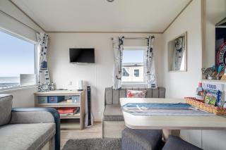 Cabin - Sleeps 4 - Pets Ok - Balcony - Parking - 8