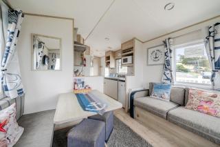 Cabin - Sleeps 4 - Pets Ok - Balcony - Parking - 7