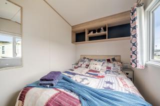Cabin - Sleeps 4 - Pets Ok - Balcony - Parking - 6