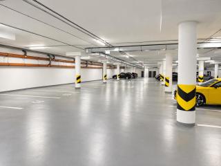 Premium Apartment in the Center - FREE Parking - EV Charging - 6