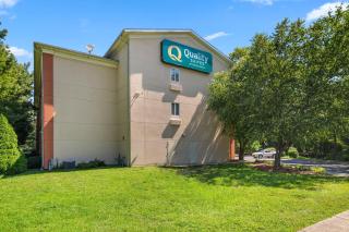 Quality Suites Stratford - 6