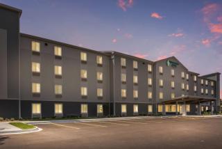 WoodSpring Suites Chicago Midway - 7