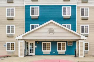 WoodSpring Suites Conroe - 7
