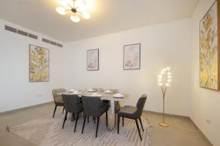 Elegant 4 BR Modern Residence with Spacious Living - 7