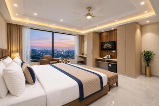 Hotel The Luxury Delhi Airport - 1