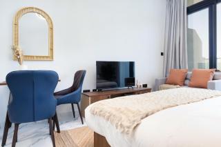 Bloomfields Studio in Al Maryah Vista 1 - 6