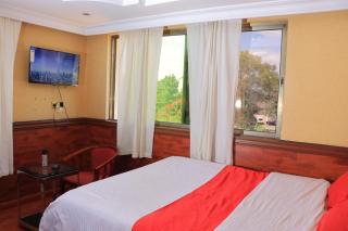 Crown Studio Apartments - 4