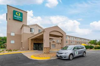 Quality Inn Kansas City International Airport - 8