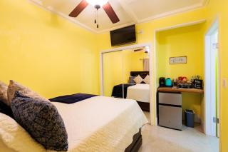 Virginias Place - 4