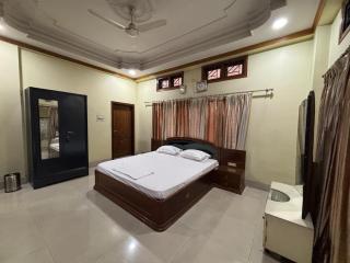 Luxe Apartment - 1