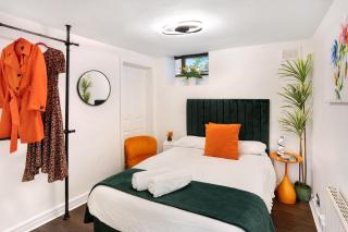 2 Bedroom - Garden Apartment, with parking - 5